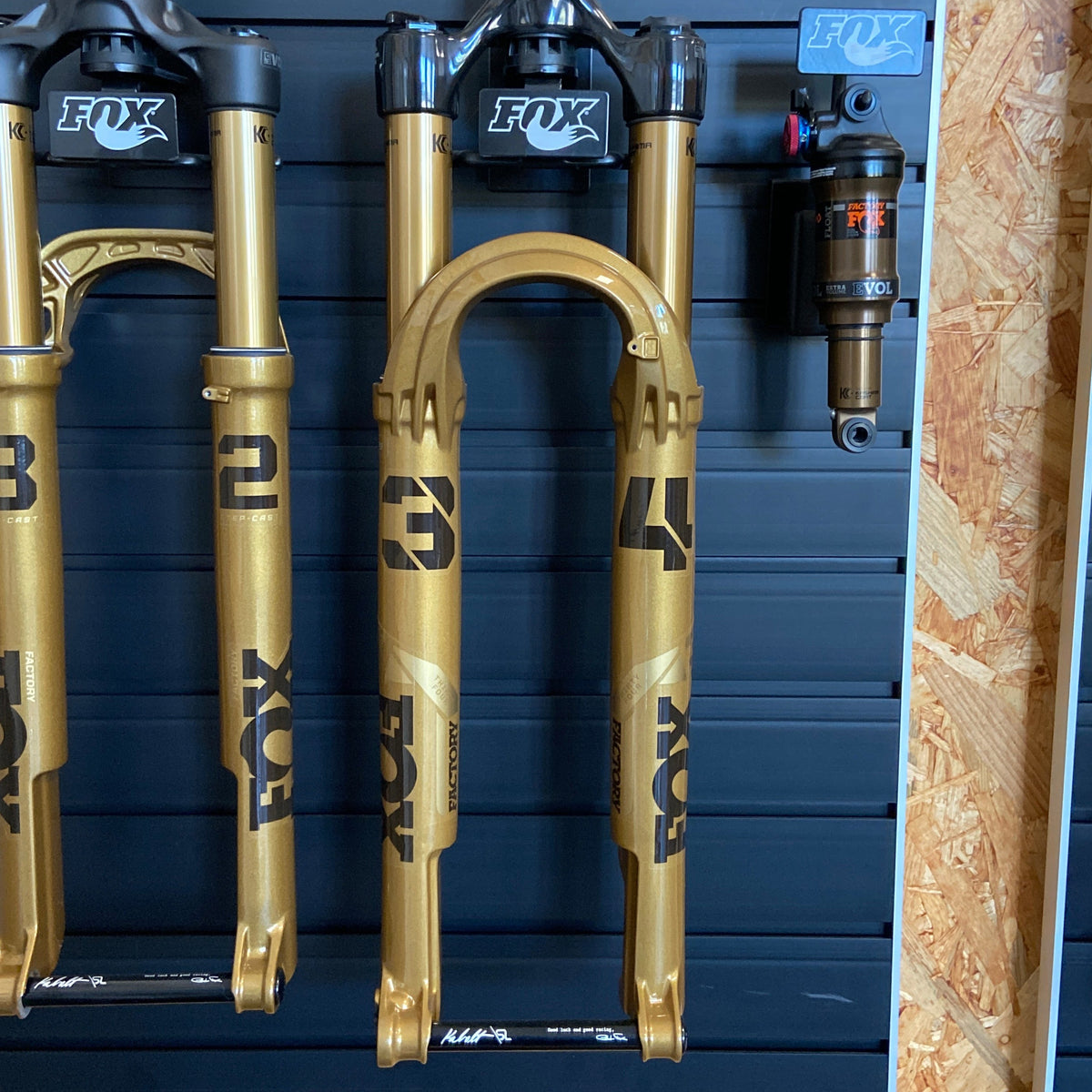 FOX 34 Step-Cast Factory GRIP SL Federgabel 29" - 120 mm - Podium Gold - Rad & Dämpferklinik GmbH
