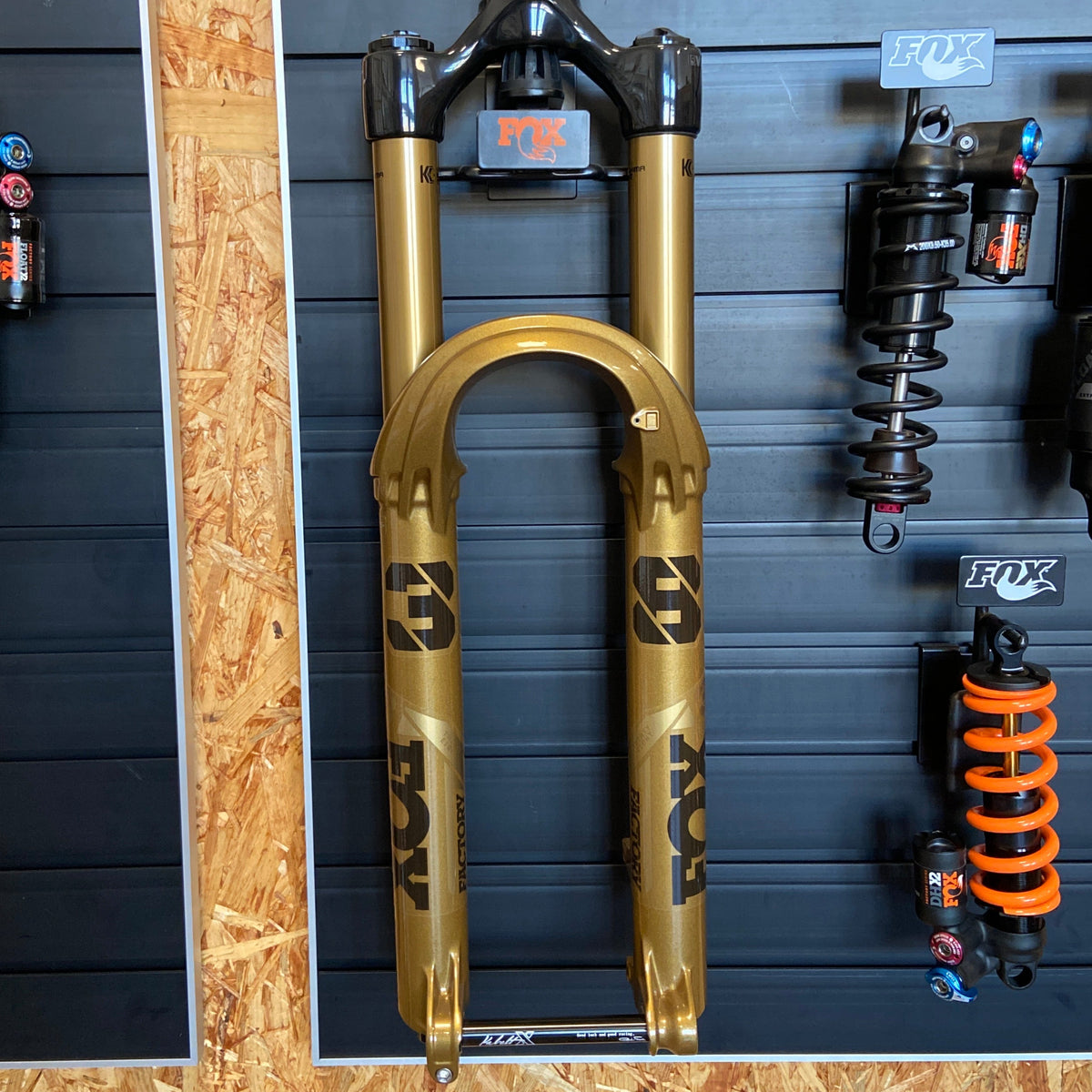 FOX 38 Float Factory GRIP X Federgabel 29" - 170 mm - Podium Gold (50th Anniversary) - Rad & Dämpferklinik GmbH