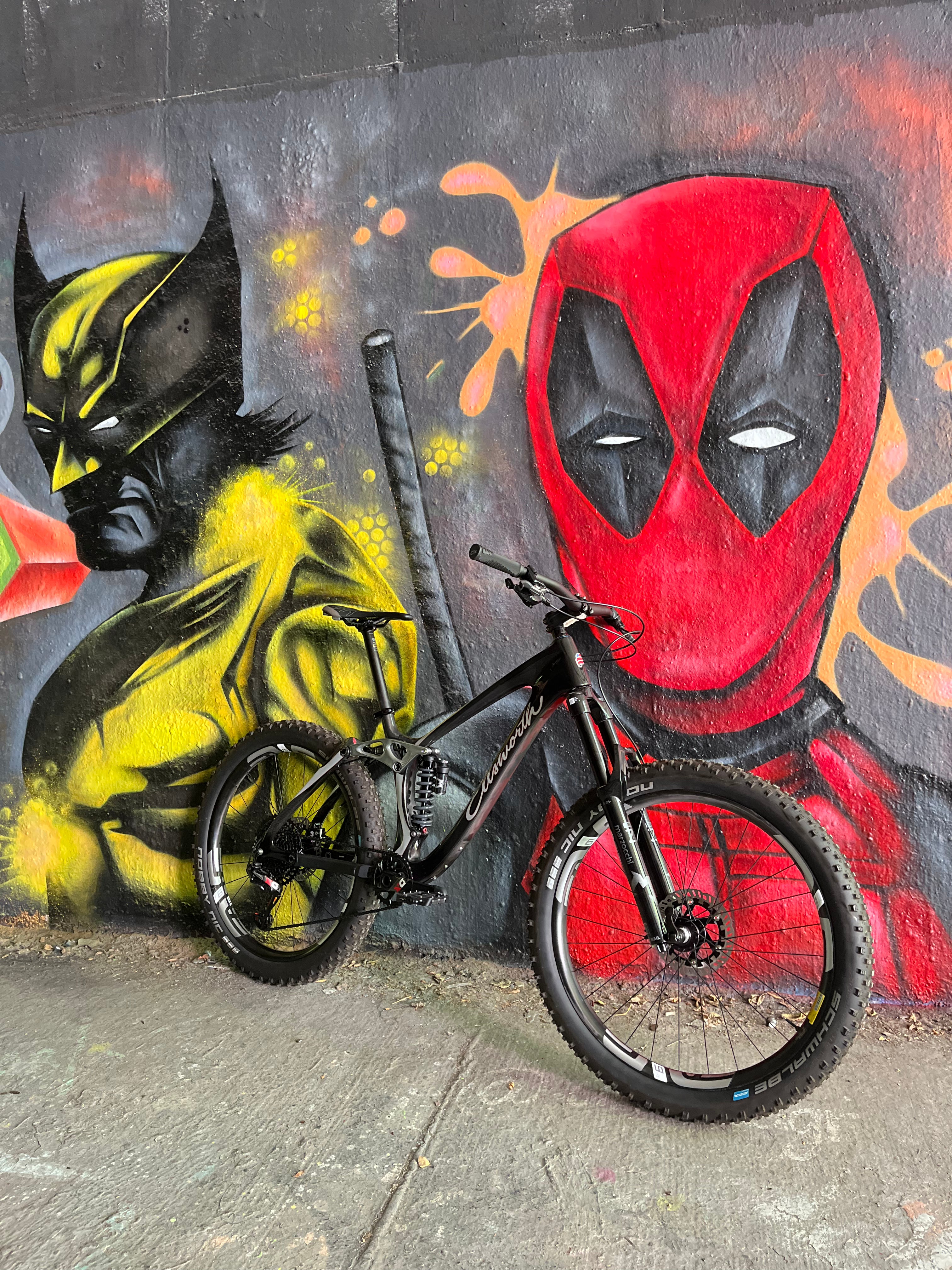 Ellsworth Rogue Mountainbike Medium mit Marzocchi Fahrwerk - Rad & Dämpferklinik GmbH
