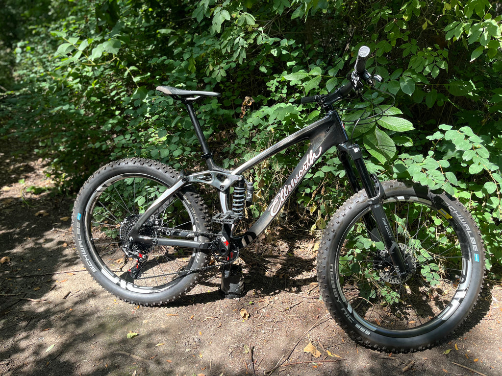 Ellsworth Rogue Mountainbike Medium mit Marzocchi Fahrwerk - Rad & Dämpferklinik GmbH