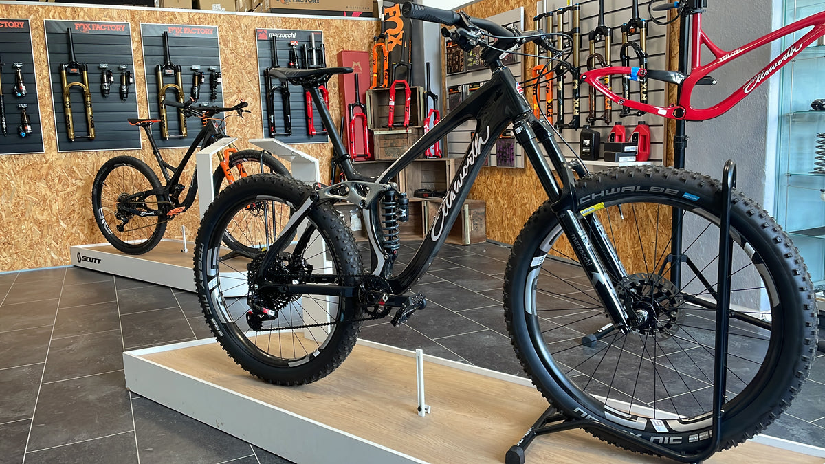 Ellsworth Rogue Mountainbike Medium mit Marzocchi Fahrwerk - Rad & Dämpferklinik GmbH