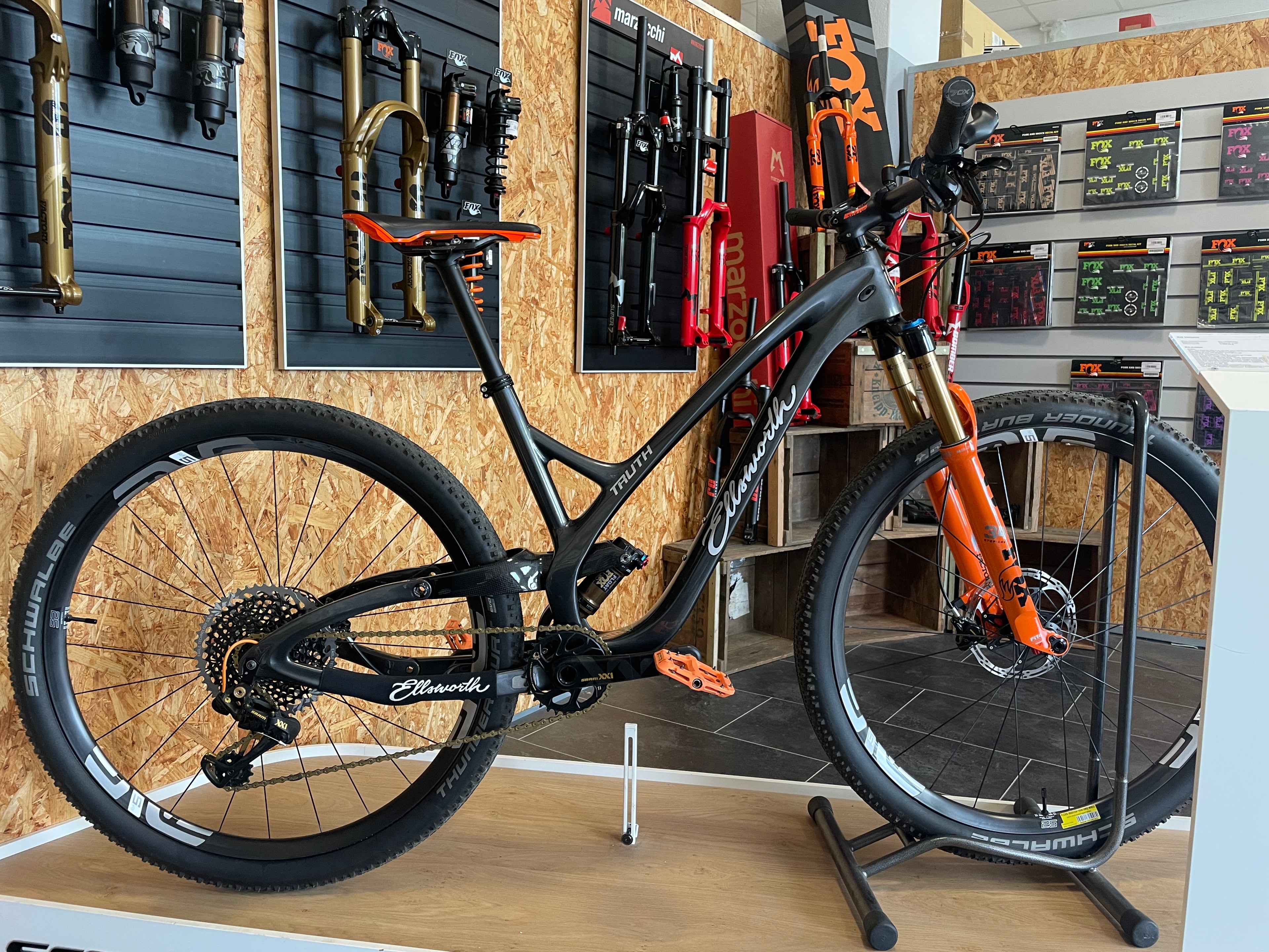 Ellsworth Truth Cross Country Mountainbike Medium mit Fox Fahrwerk - Rad & Dämpferklinik GmbH