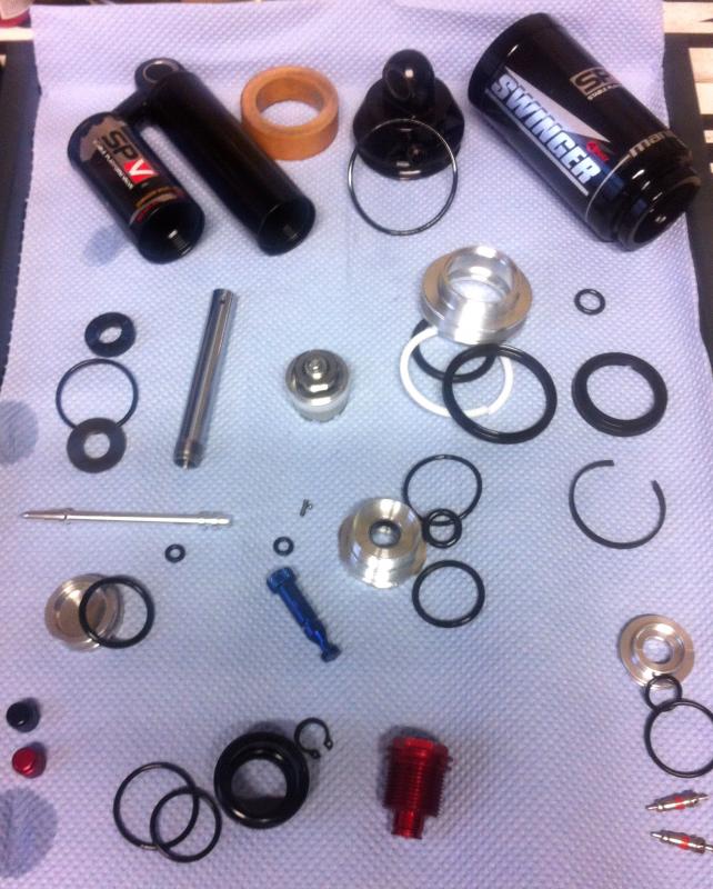 Manitou Swinger 4/3 Way SPV Air Dämpferwartung - Rad & Dämpferklinik GmbH