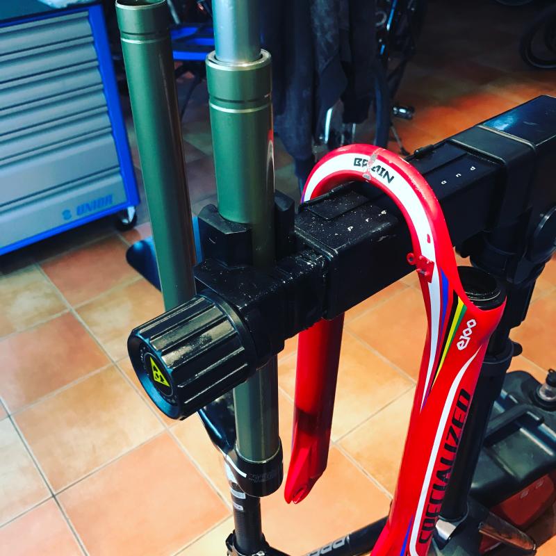 Specialized E100 suspension fork service Rad & Dämpferklinik GmbH